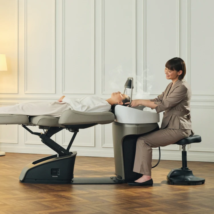 Myjnia Takara Belmont YUME ESPOIR II podczas usługi head spa